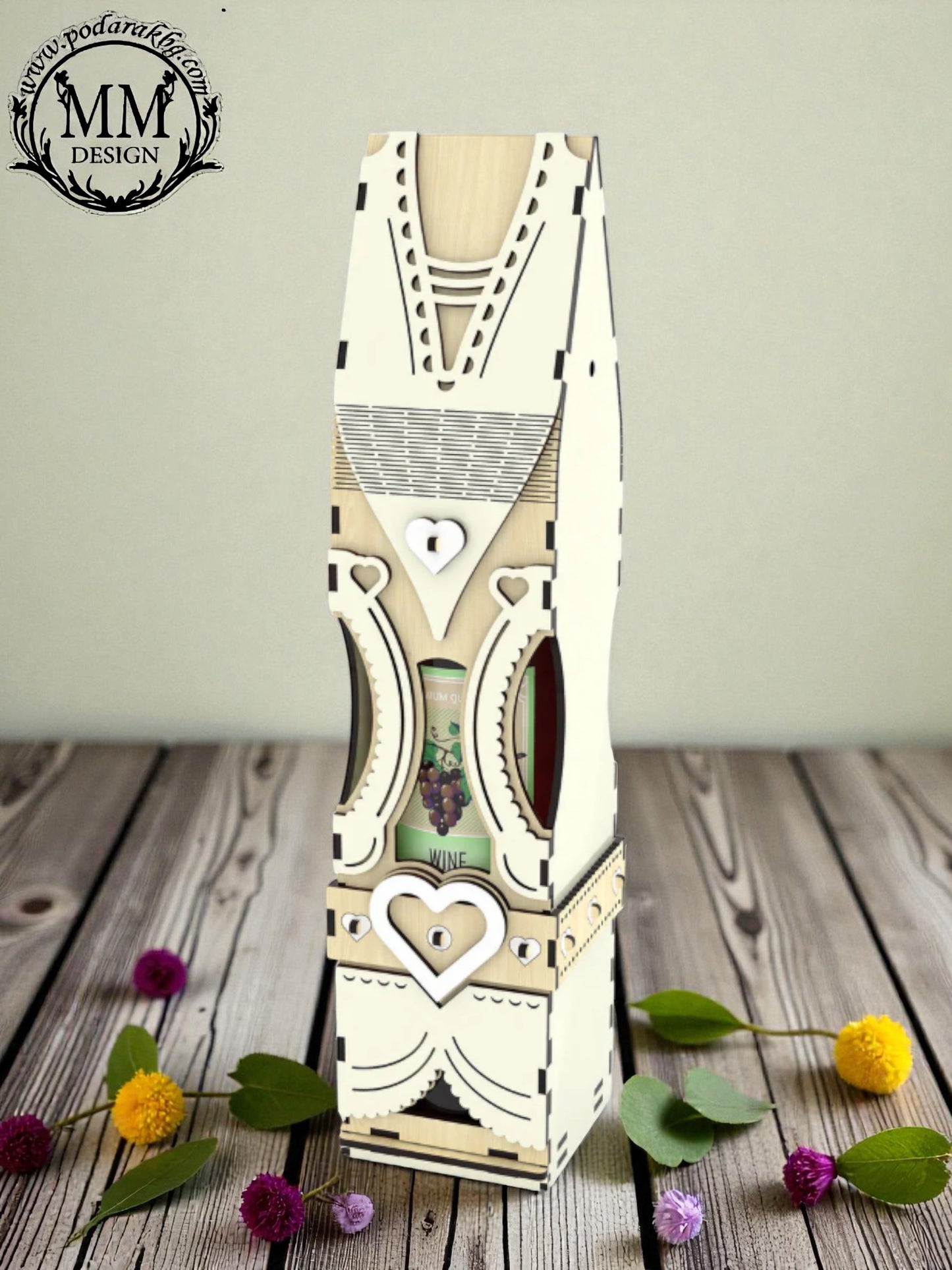 Cutie din lemn pentru sticlă – model feminin, lucrată manual, cu personalizare