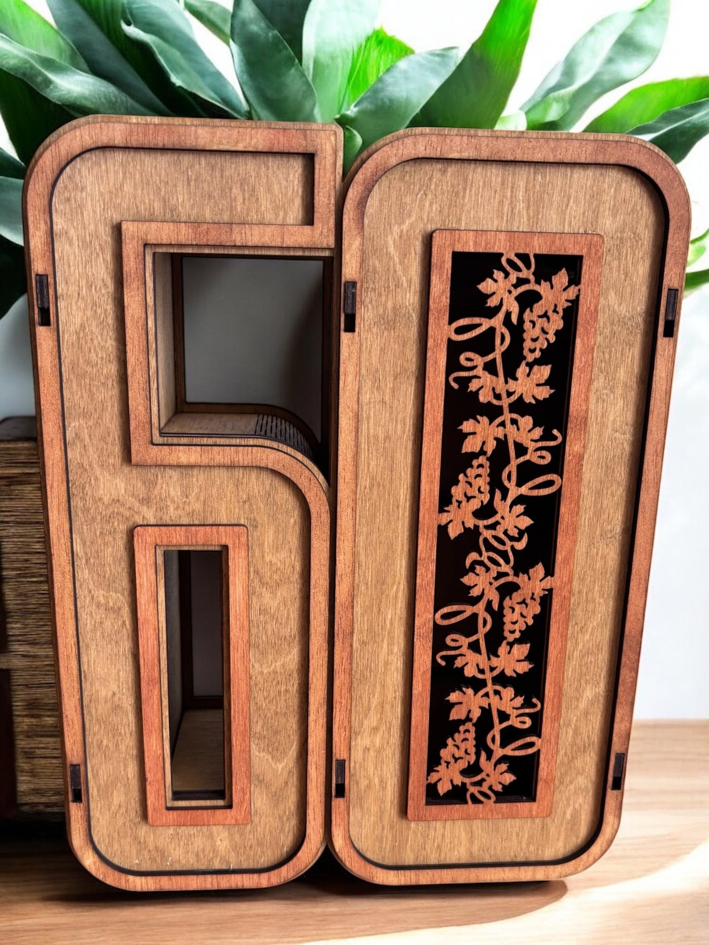 Cutie de vin din lemn personalizată – model aniversar 60 de ani