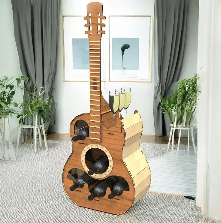 Mini bar din lemn în formă de chitară – suport pentru 5 sticle și pahare, personalizat