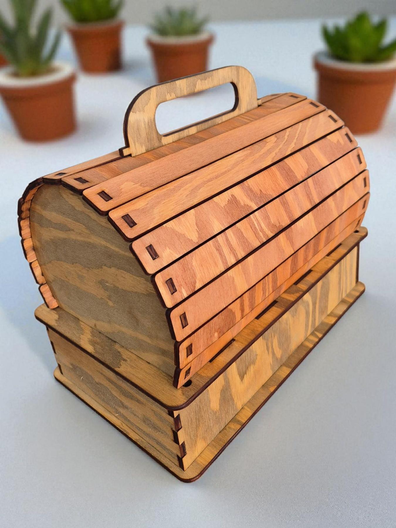 Butoiaș din lemn pentru vin cu sertar – personalizat, lucrat manual