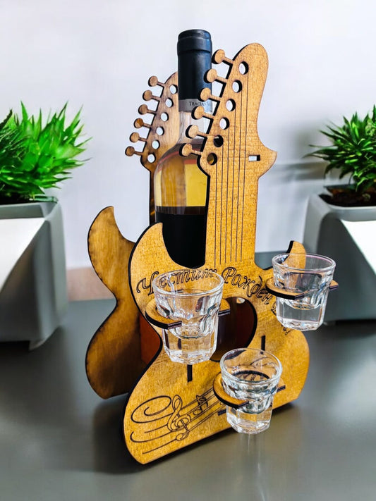 Mini bar din lemn în formă de chitară – lucrat manual, cu 3 pahare incluse și personalizare