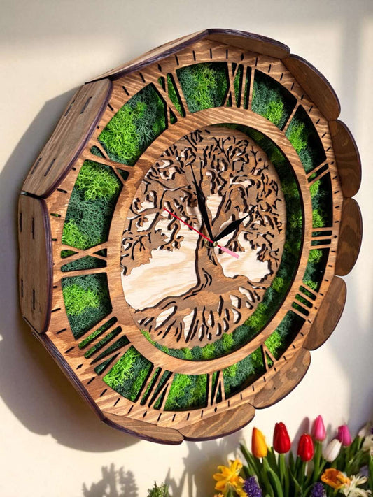 Ceas de perete din lemn „Arborele Vieții” cu mușchi scandinav natural