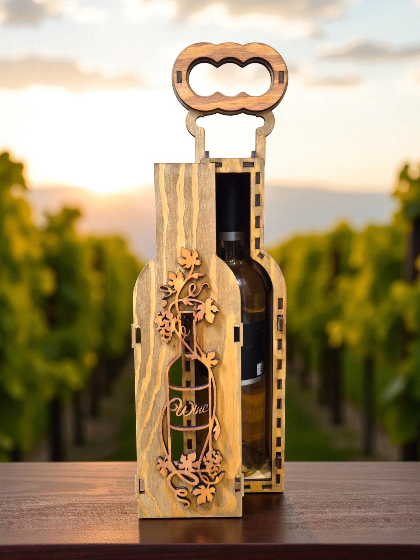 Cutie din lemn pentru sticlă de vin – motiv cu struguri, realizată manual